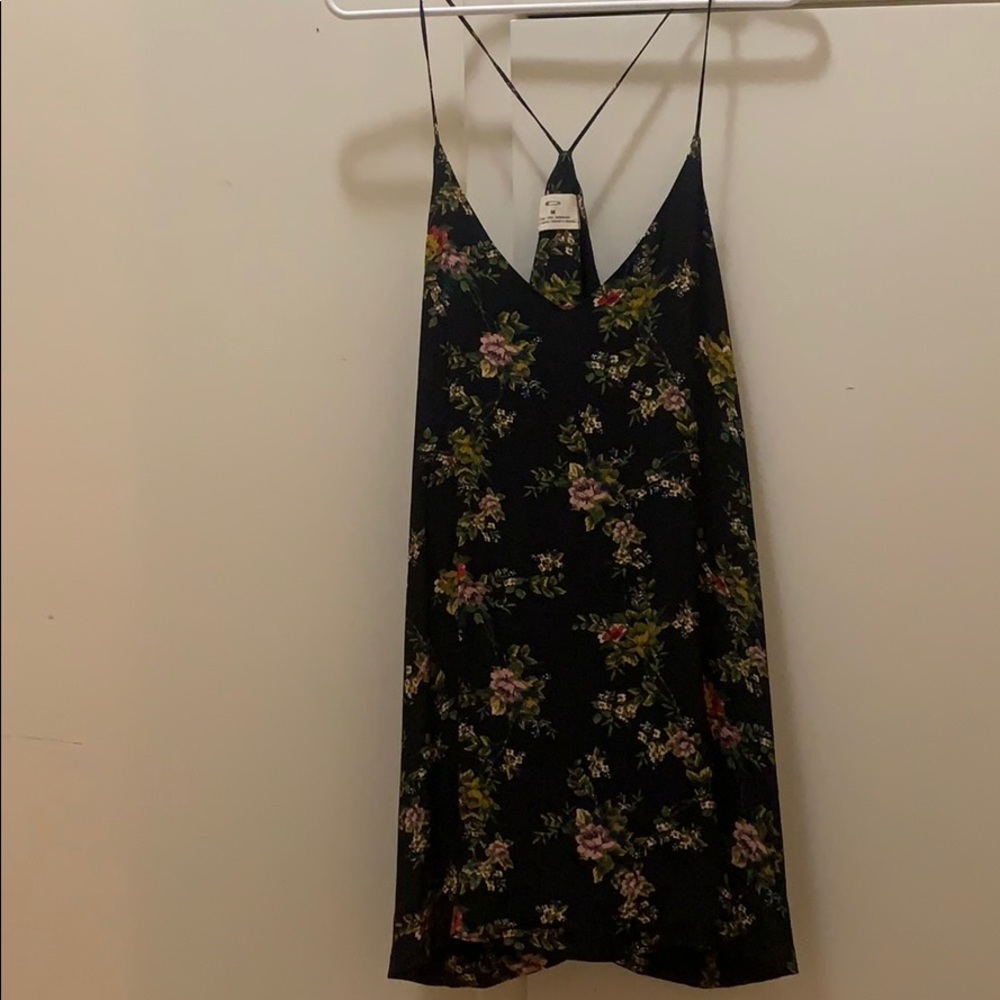 Cute 90’s vibe mini dress